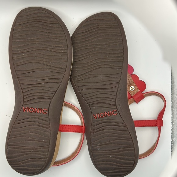 Vionic Red Floral Women's Sandals size 6 - Picture 5 of 5